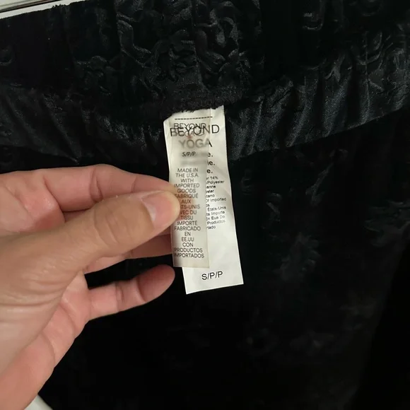 Beyond Yoga Black and Gray Wide Leg Pants - Picture 9 of 11